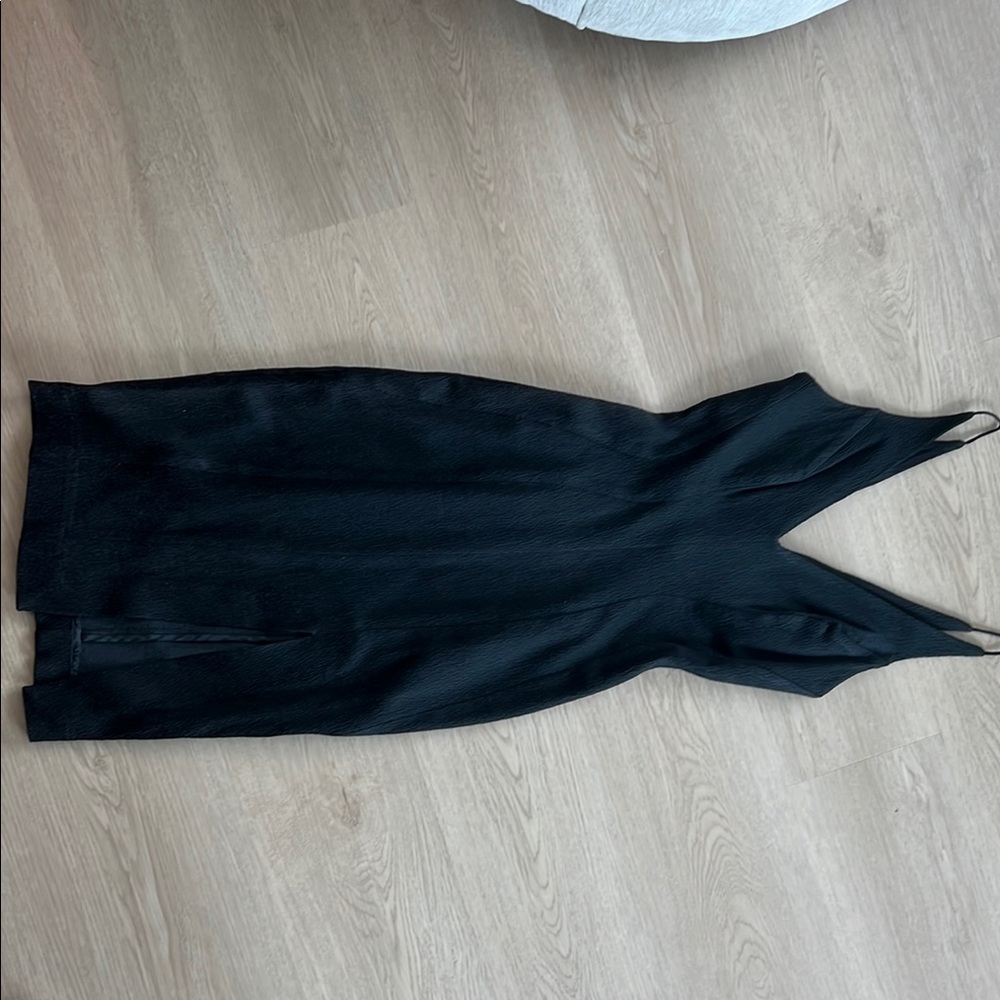 Elegant Black Sleeveless Dress